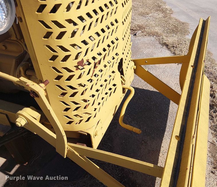 image for item EE1448 Cletrac Crawler dozer