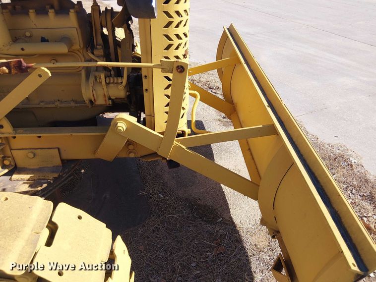 image for item EE1448 Cletrac Crawler dozer