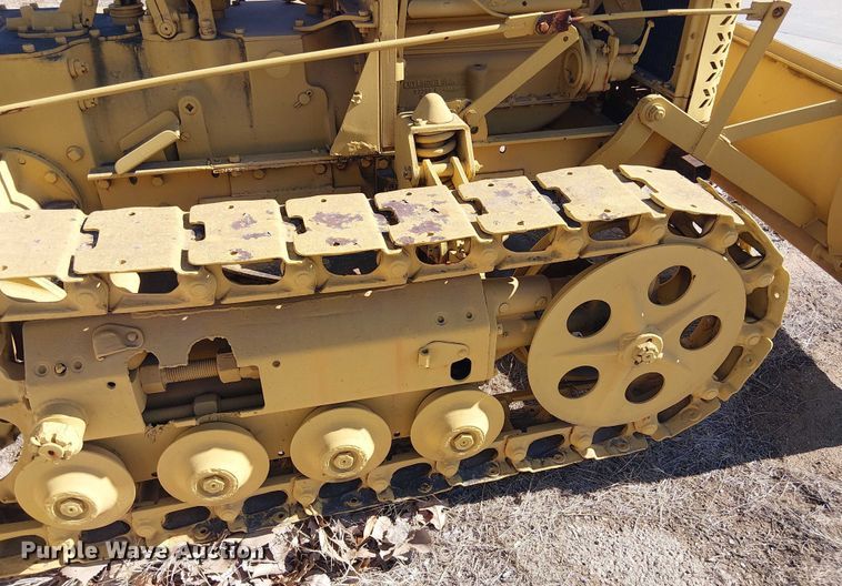 image for item EE1448 Cletrac Crawler dozer