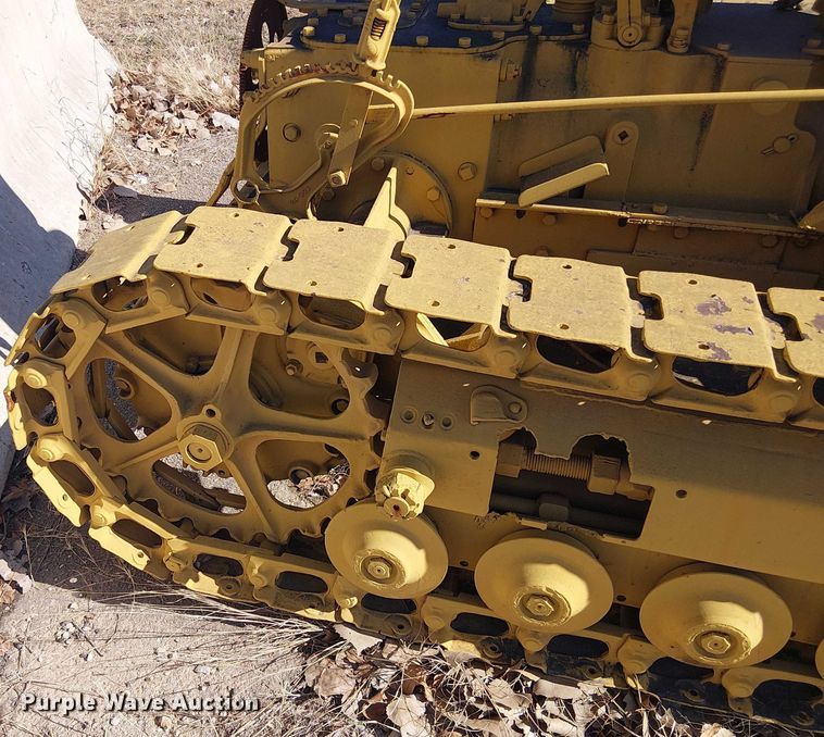 image for item EE1448 Cletrac Crawler dozer