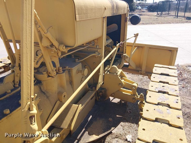 image for item EE1448 Cletrac Crawler dozer