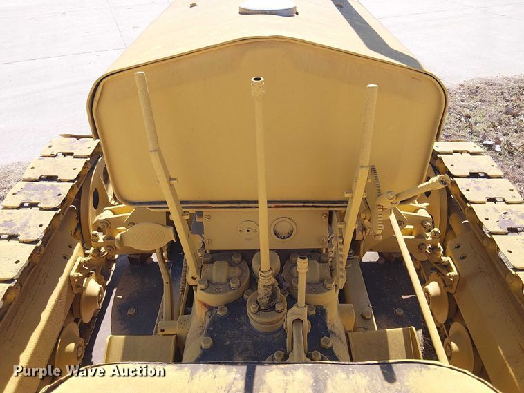 image for item EE1448 Cletrac Crawler dozer
