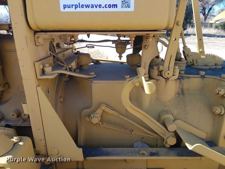 image for item EE1448 Cletrac Crawler dozer
