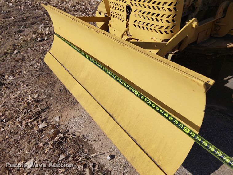 image for item EE1448 Cletrac Crawler dozer