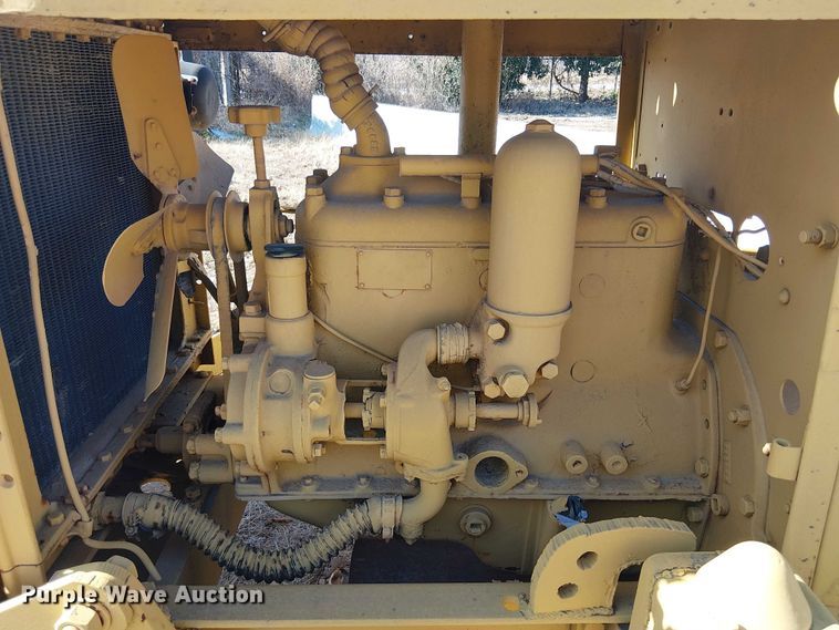image for item EE1448 Cletrac Crawler dozer