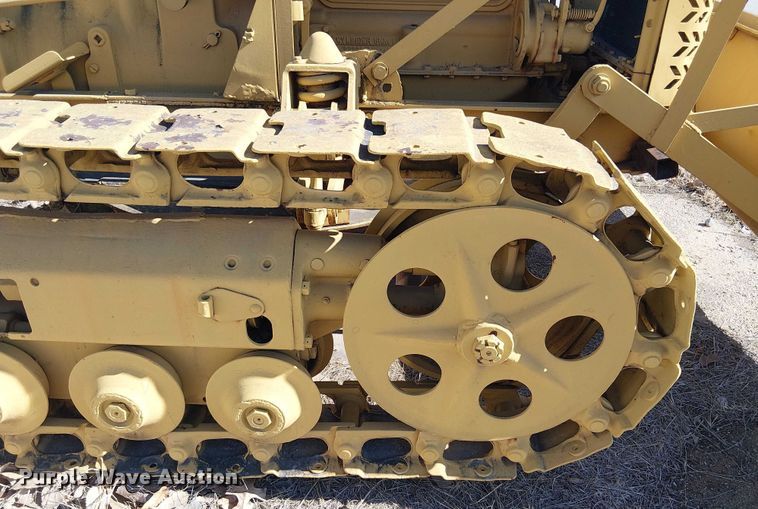 image for item EE1448 Cletrac Crawler dozer