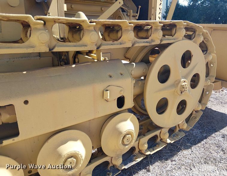 image for item EE1448 Cletrac Crawler dozer