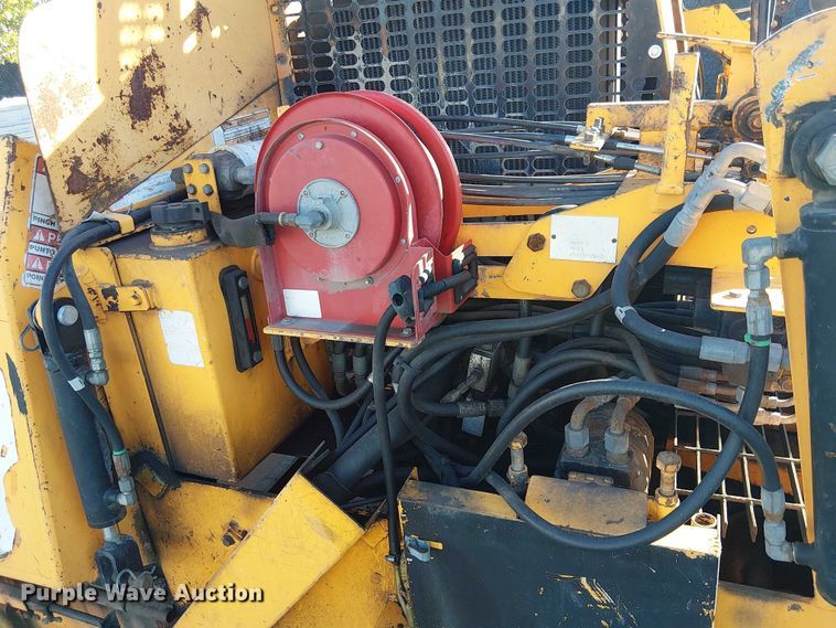 image for item EE5123 2011 LeeBoy 8500B paver