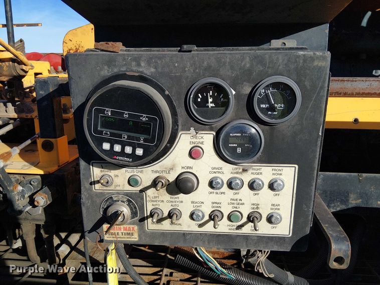 image for item EE5123 2011 LeeBoy 8500B paver