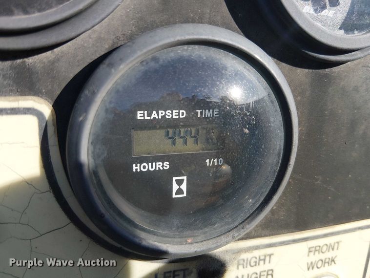 image for item EE5123 2011 LeeBoy 8500B paver