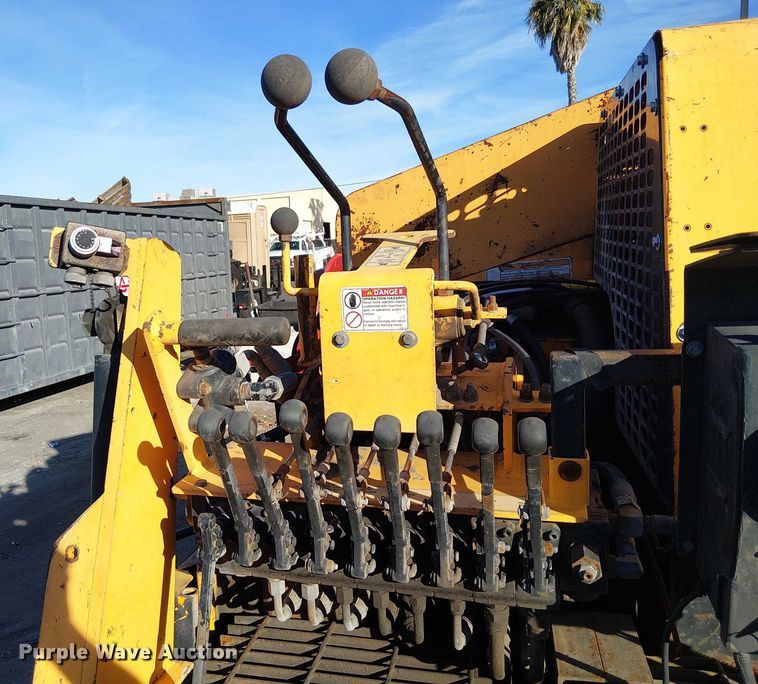 image for item EE5123 2011 LeeBoy 8500B paver