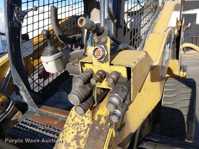 image for item EE5125 2012 Caterpillar 262C skid steer loader