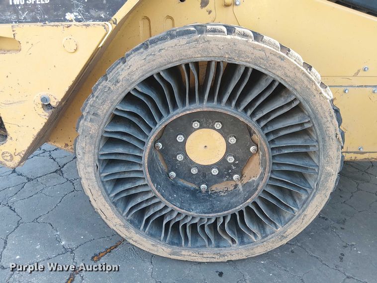 image for item EE5125 2012 Caterpillar 262C skid steer loader