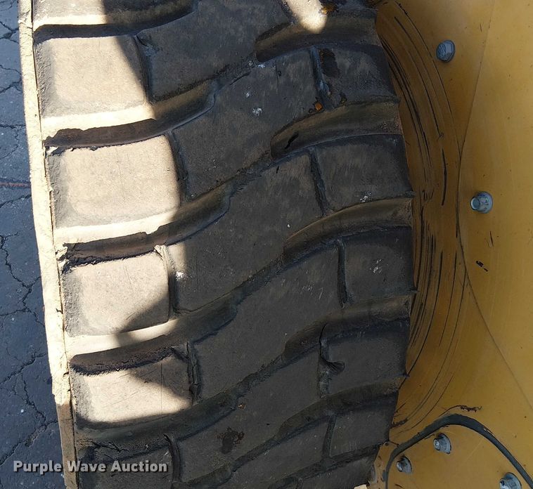 image for item EE5125 2012 Caterpillar 262C skid steer loader