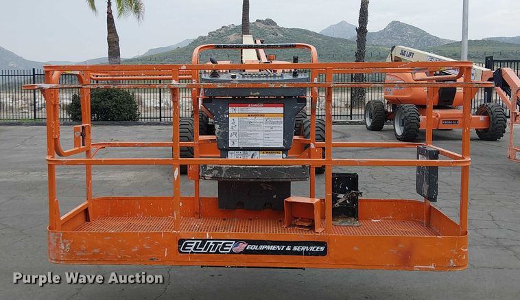 image for item EE5136 2012 JLG 600AJ boom lift