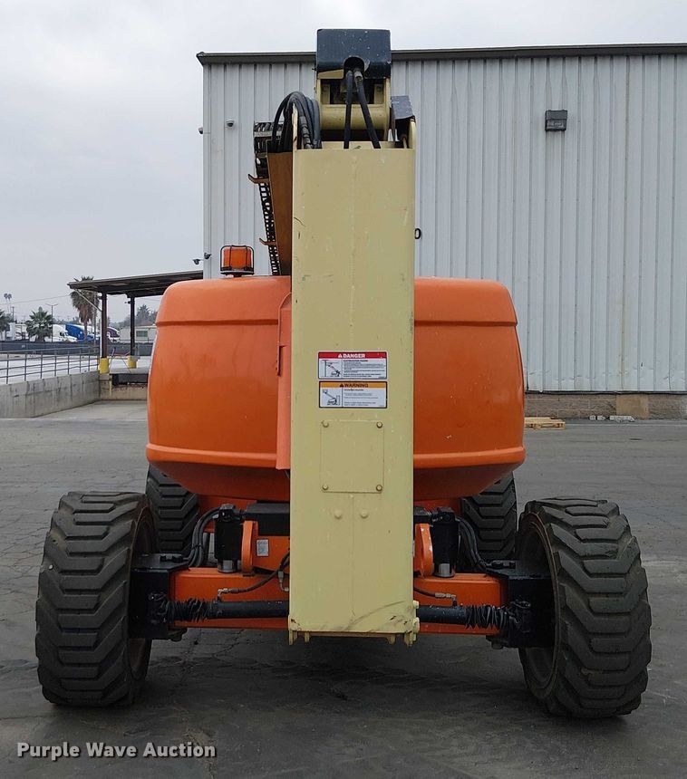image for item EE5136 2012 JLG 600AJ boom lift