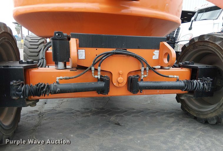 image for item EE5136 2012 JLG 600AJ boom lift
