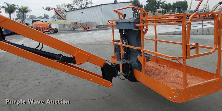 image for item EE5136 2012 JLG 600AJ boom lift
