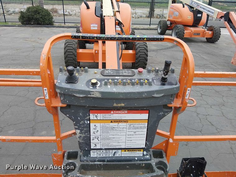 image for item EE5136 2012 JLG 600AJ boom lift