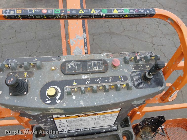 image for item EE5136 2012 JLG 600AJ boom lift