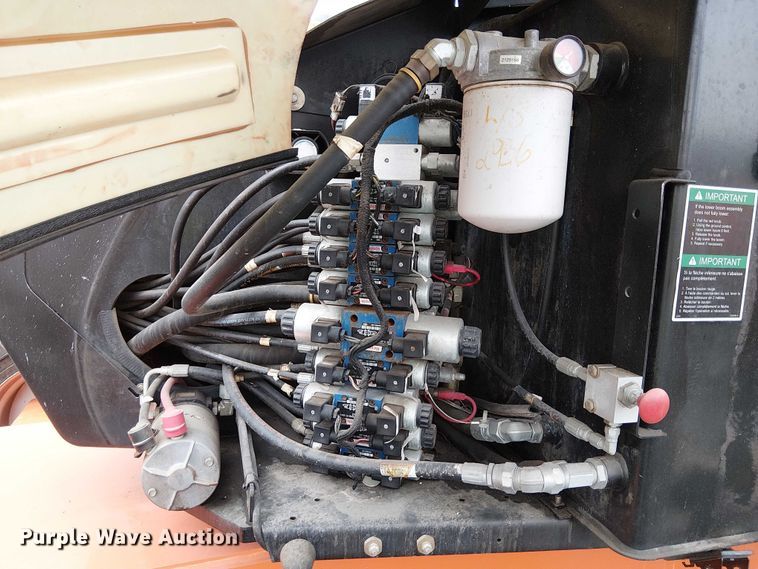 image for item EE5136 2012 JLG 600AJ boom lift