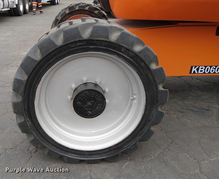 image for item EE5136 2012 JLG 600AJ boom lift