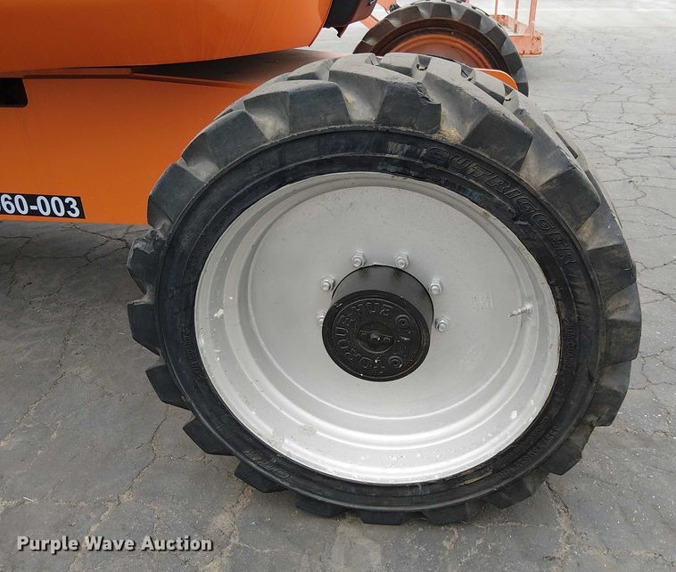 image for item EE5136 2012 JLG 600AJ boom lift