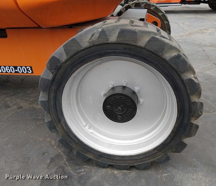 image for item EE5136 2012 JLG 600AJ boom lift