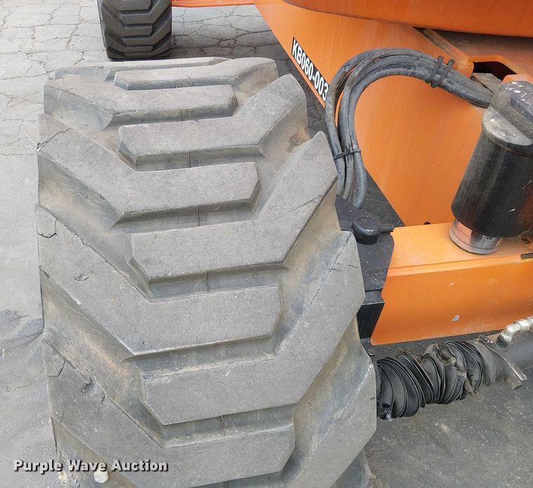 image for item EE5136 2012 JLG 600AJ boom lift