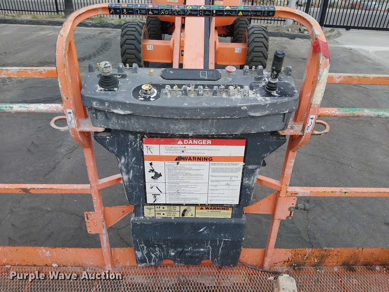 image for item EE5137 2013 JLG 600AJ boom lift