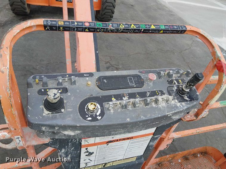 image for item EE5137 2013 JLG 600AJ boom lift