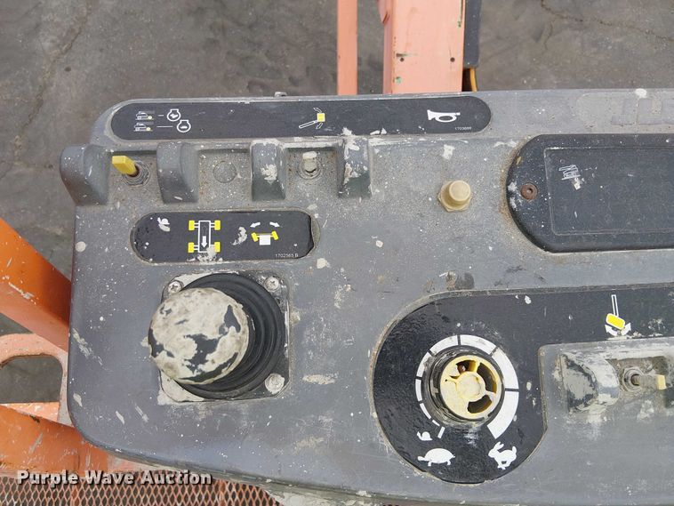 image for item EE5137 2013 JLG 600AJ boom lift