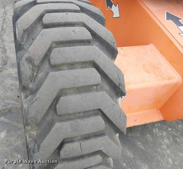 image for item EE5137 2013 JLG 600AJ boom lift