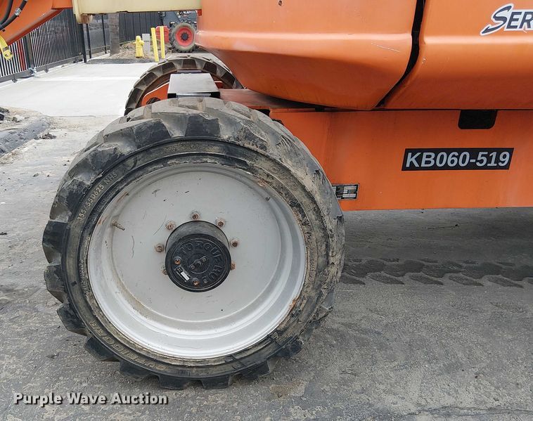 image for item EE5137 2013 JLG 600AJ boom lift