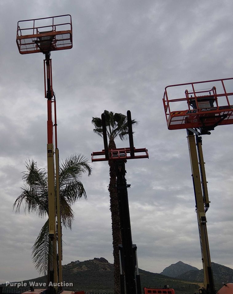 image for item EE5138 2015 JLG 660SJ boom lift