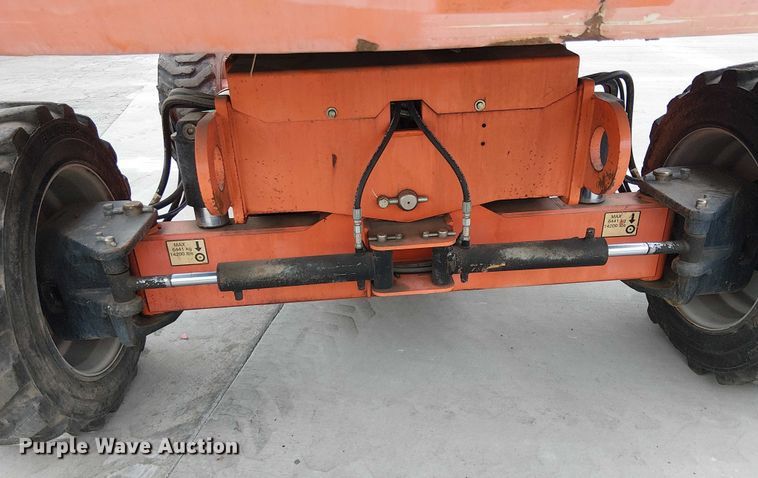 image for item EE5138 2015 JLG 660SJ boom lift