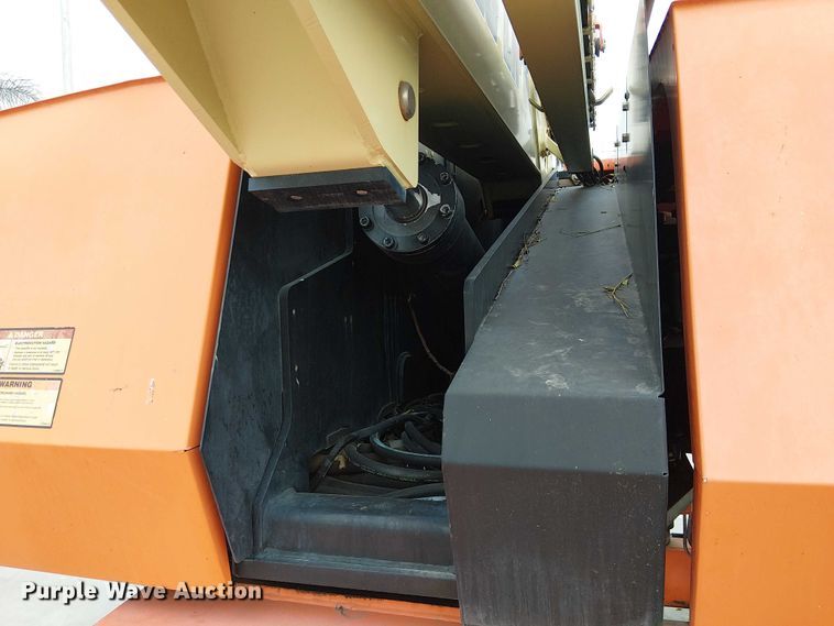 image for item EE5138 2015 JLG 660SJ boom lift
