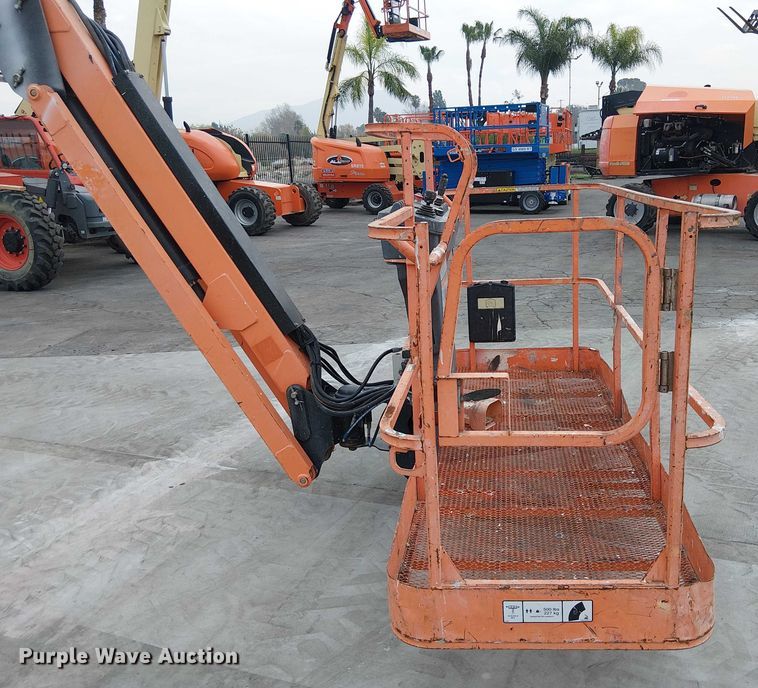 image for item EE5138 2015 JLG 660SJ boom lift