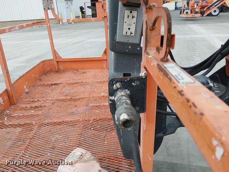 image for item EE5138 2015 JLG 660SJ boom lift
