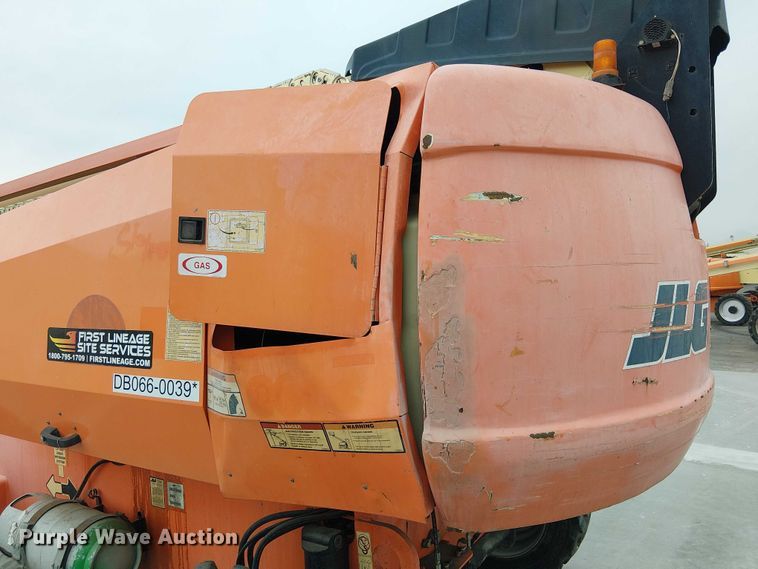 image for item EE5138 2015 JLG 660SJ boom lift