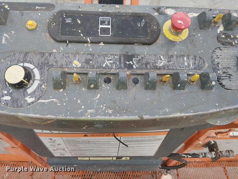 image for item EE5138 2015 JLG 660SJ boom lift