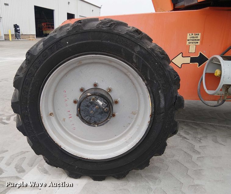 image for item EE5138 2015 JLG 660SJ boom lift