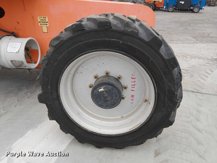 image for item EE5138 2015 JLG 660SJ boom lift