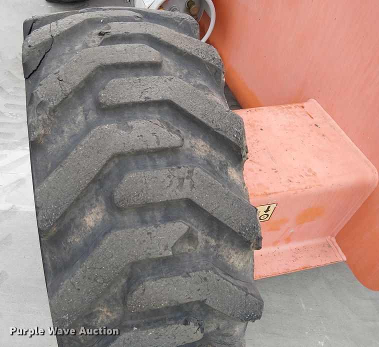 image for item EE5138 2015 JLG 660SJ boom lift