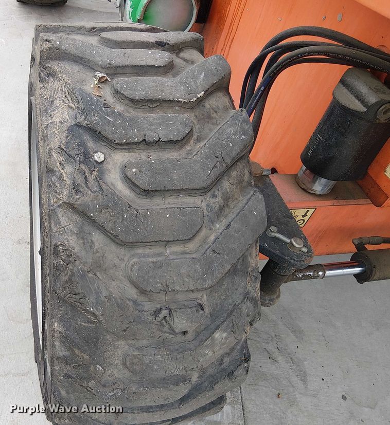 image for item EE5138 2015 JLG 660SJ boom lift