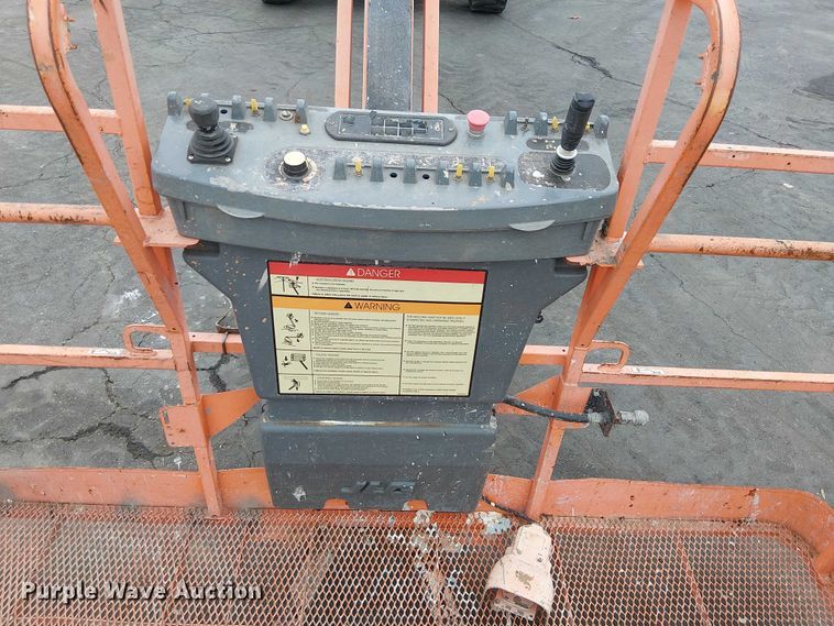 image for item EE5139 2015 JLG 660SJ boom lift