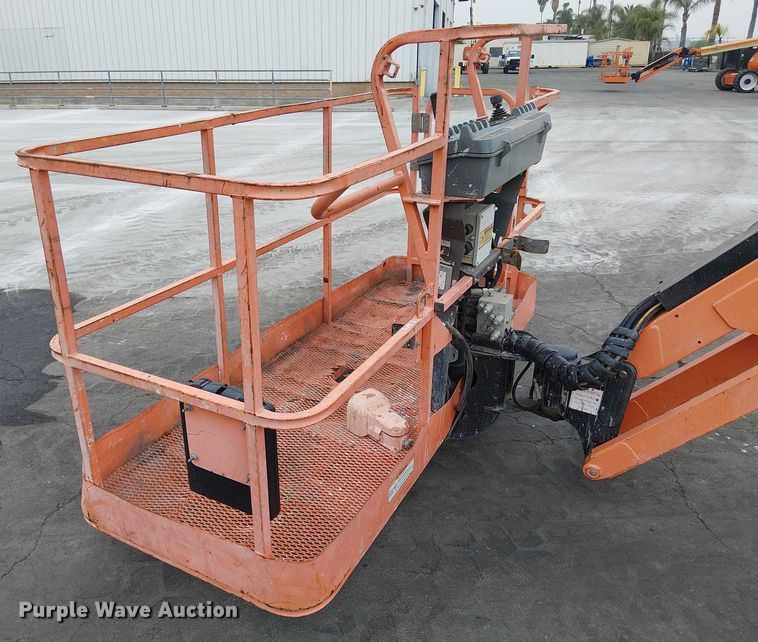 image for item EE5139 2015 JLG 660SJ boom lift