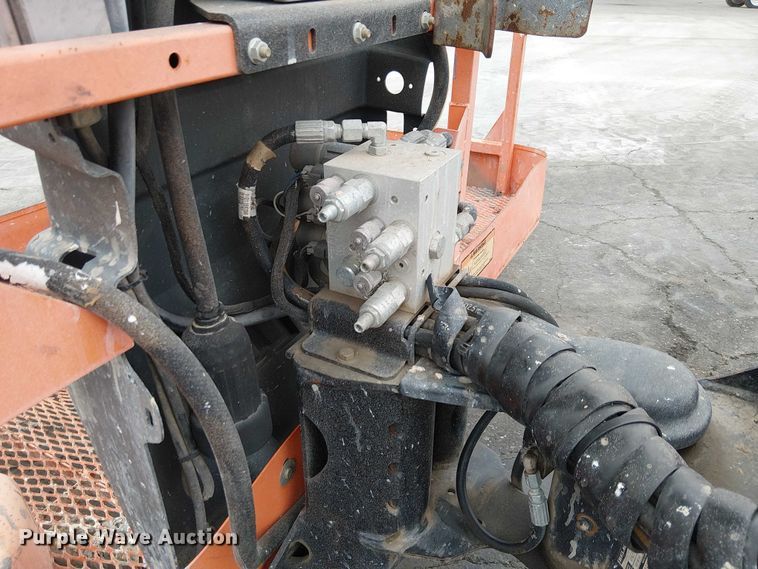 image for item EE5139 2015 JLG 660SJ boom lift