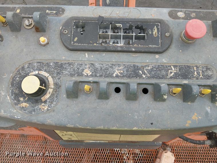 image for item EE5139 2015 JLG 660SJ boom lift