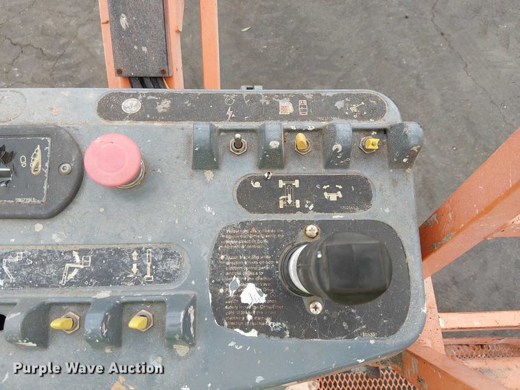 image for item EE5139 2015 JLG 660SJ boom lift